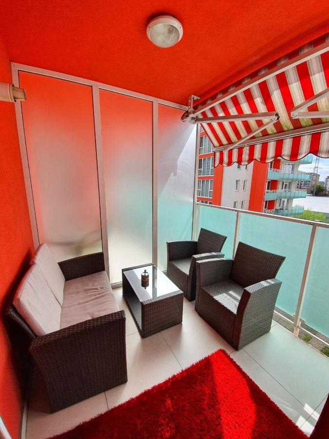 Ferienwohnung Royal Central Apartament Oradea Exterior foto